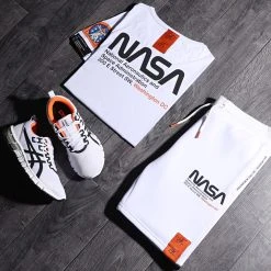 Tee Shirt Space Exploration avec Patch et Broderie 355 Blanc | Final Club -Final Club Soldes final club 212666 FINAL 355 20200506T145631 03