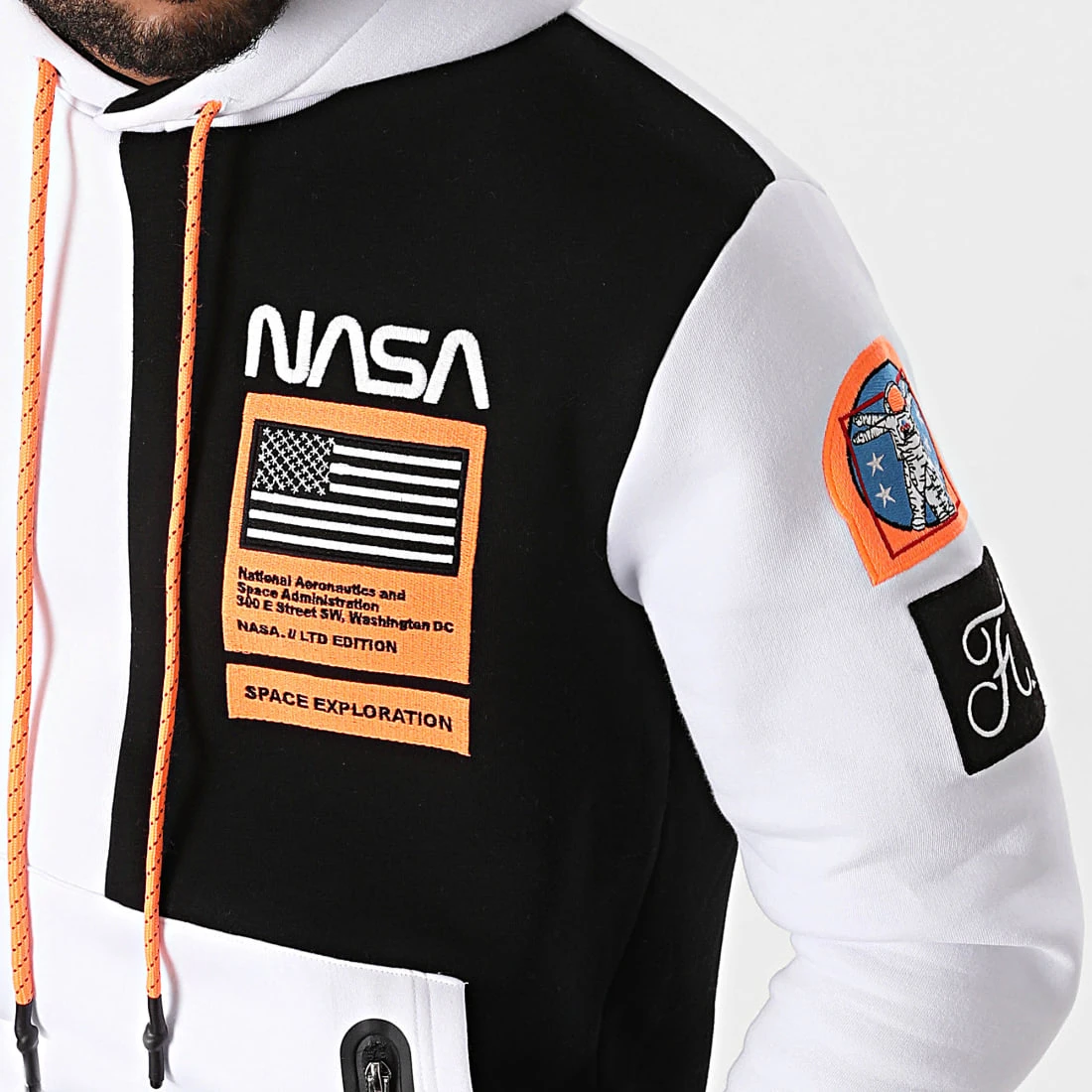 Sweat Capuche Nasa Half Limited Edition Noir Blanc Détails Orange Fluo - Final Club 4 Sweat Capuche Nasa Half Limited Edition Noir Blanc Détails Orange Fluo - Final Club – Image 2
