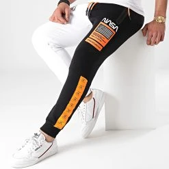 Pantalon Jogging Half Limited Edition Noir Blanc Détails Orange Fluo - Final Club 11 Pantalon Jogging Half Limited Edition Noir Blanc Détails Orange Fluo - Final Club -Final Club Soldes final club 247074 FINAL 550 20210225T154015 03