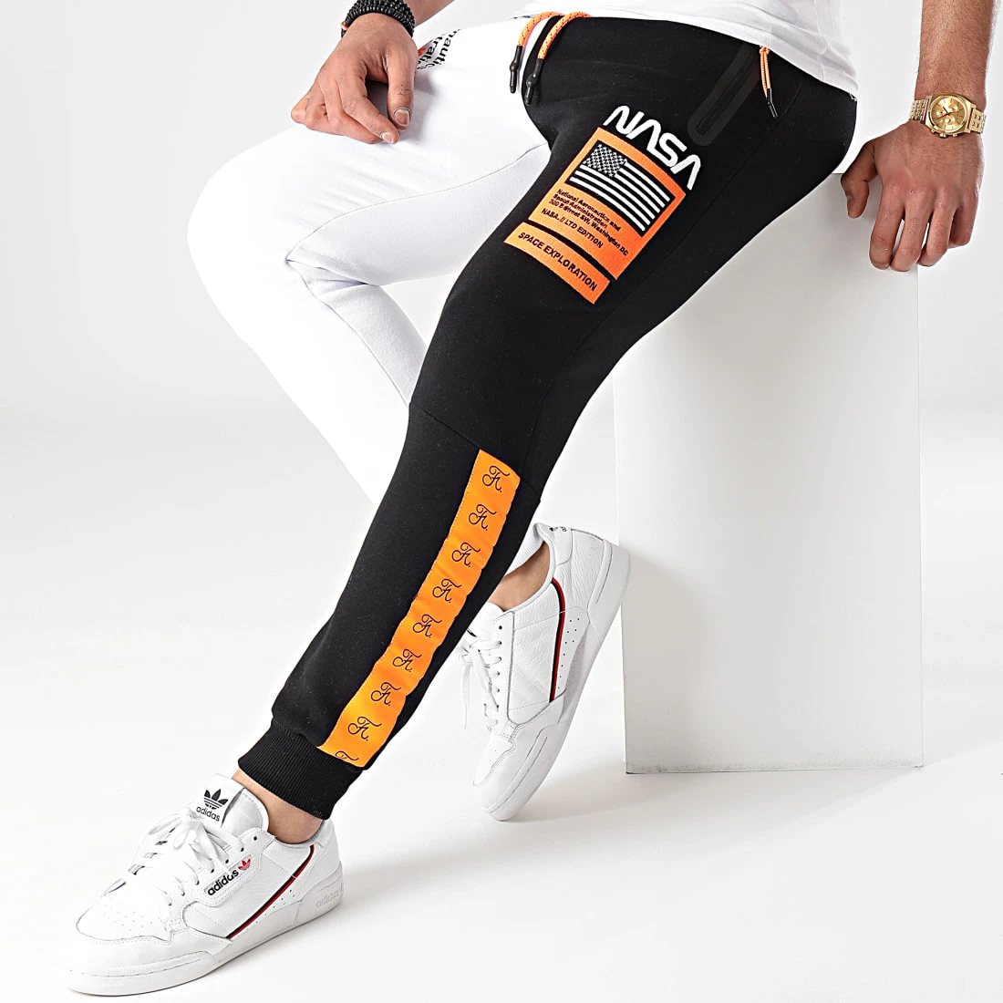 Pantalon Jogging Half Limited Edition Noir Blanc Détails Orange Fluo - Final Club 5 Pantalon Jogging Half Limited Edition Noir Blanc Détails Orange Fluo - Final Club – Image 3
