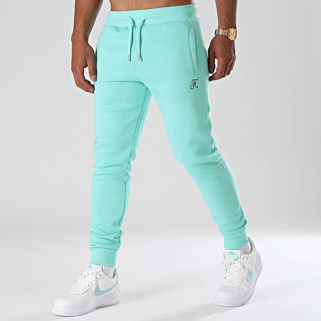 Pantalon Jogging Premium Avec Broderie 657 Bleu Pastel - Le Moins Cher | Final Club 3 Pantalon Jogging Premium Avec Broderie 657 Bleu Pastel - Le Moins Cher | Final Club