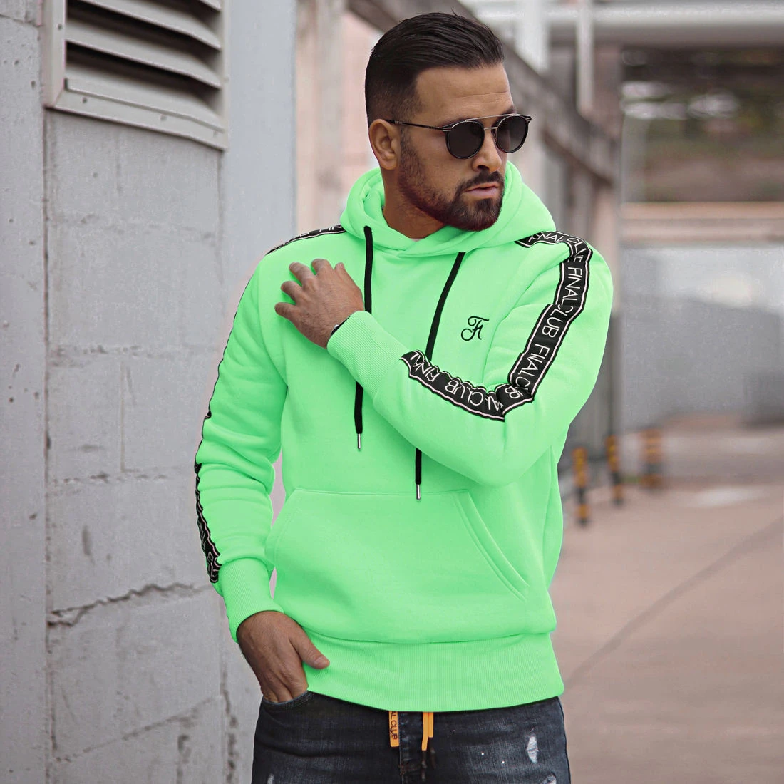 Sortie ⭐ Sweat Capuche Premium A Bandes 727 Vert Fluo de Final Club ✨ - Sweats à Capuche Haut de Gamme 5 Sortie ⭐ Sweat Capuche Premium A Bandes 727 Vert Fluo de Final Club ✨ - Sweats à Capuche Haut de Gamme – Image 3