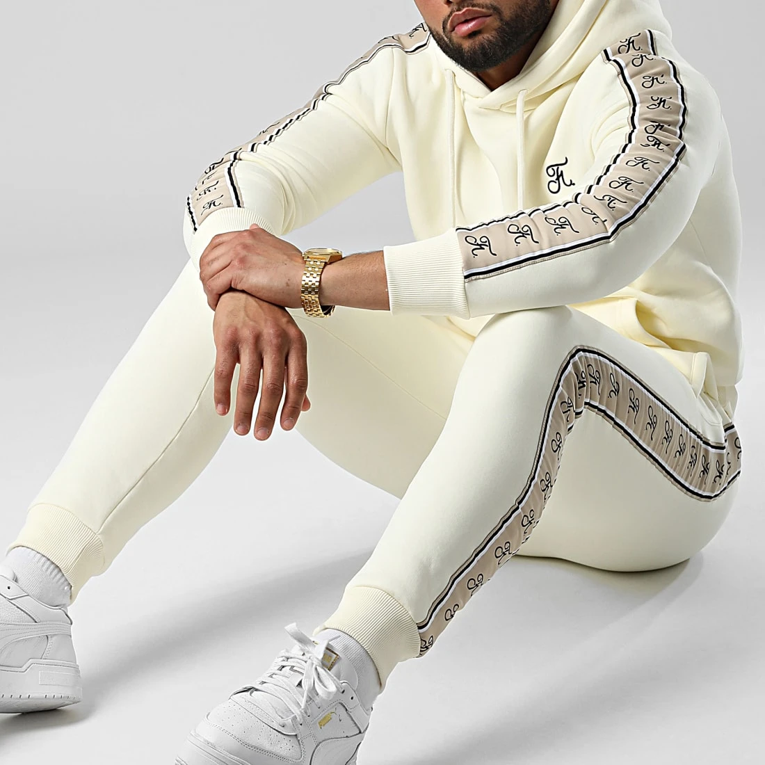 Pantalon Jogging Couture Edition avec Bande Brodée 756 Blanc Crème - Meilleure Affaire 💯 | Final Club 5 Pantalon Jogging Couture Edition avec Bande Brodée 756 Blanc Crème - Meilleure Affaire 💯 | Final Club – Image 3