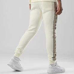 Pantalon Jogging Couture Edition avec Bande Brodée 756 Blanc Crème - Meilleure Affaire 💯 | Final Club 10 Pantalon Jogging Couture Edition avec Bande Brodée 756 Blanc Crème - Meilleure Affaire 💯 | Final Club -Final Club Soldes final club 295754 FINAL 756B 20220406T091316 03